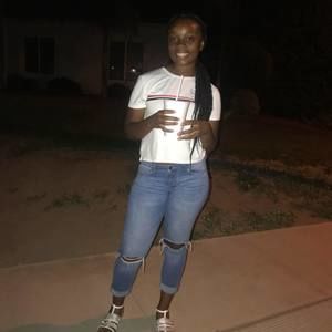 Meet your Posher, Briana